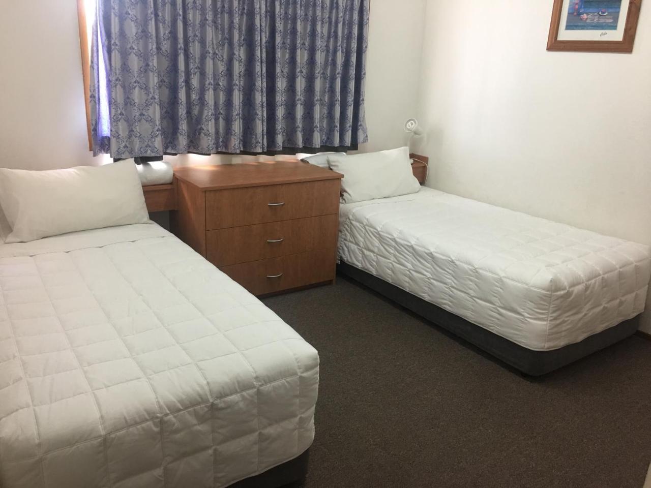 Bridge View Motel Gorokan Екстериор снимка