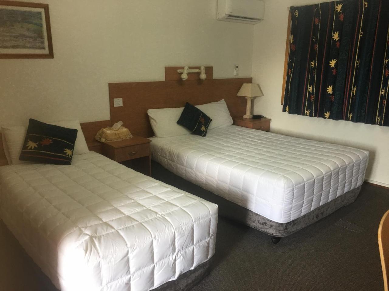Bridge View Motel Gorokan Екстериор снимка
