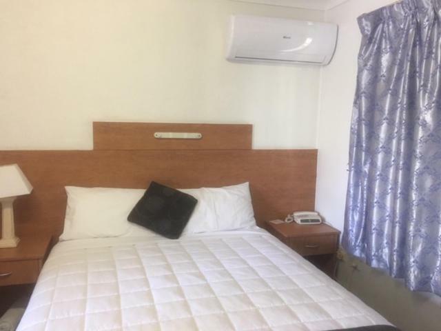 Bridge View Motel Gorokan Екстериор снимка